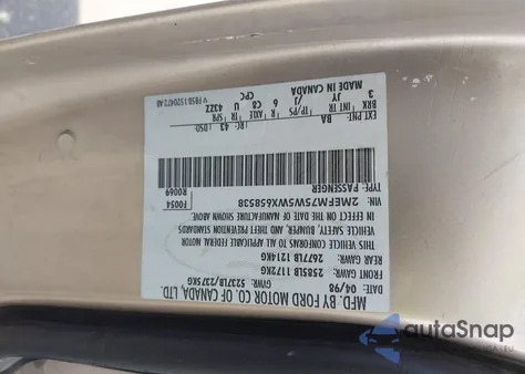 1998 Mercury Grand Marquis z USA, uszkodzony, nr VIN 2MEFM75W5WX658538